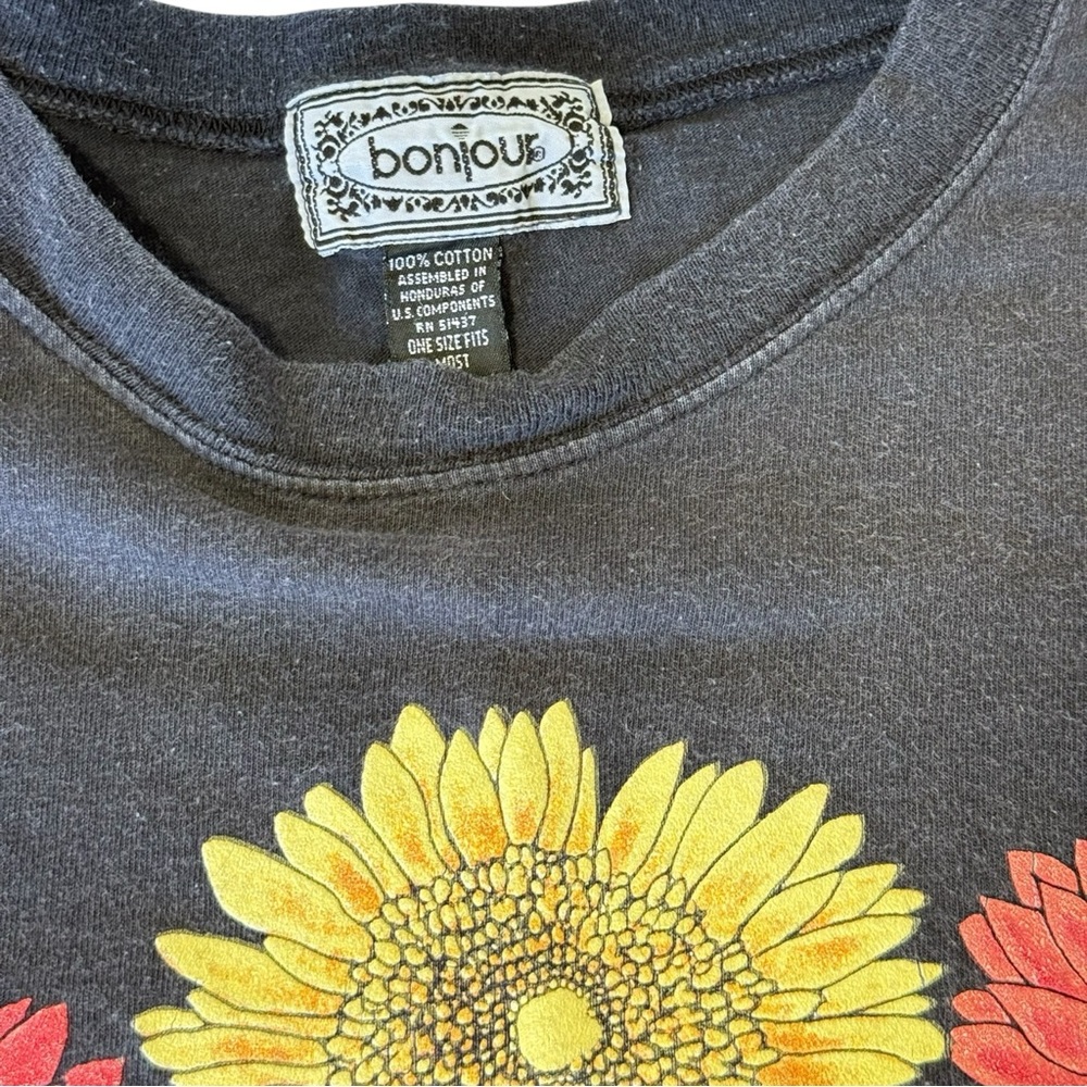 Vintage 100% cotton BonJour Daisy Cropped T-shirt black floral short-sleeved top - Picture 4 of 5